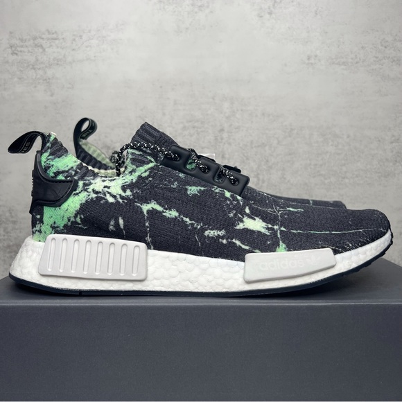 Adidas NMD R1 Primeknit - Picture 14 of 16